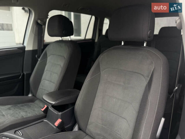 Сірий Фольксваген Тігуан, об'ємом двигуна 2 л та пробігом 204 тис. км за 34499 $, фото 11 на Automoto.ua