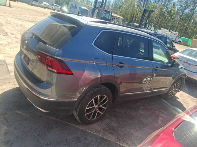 Серый Фольксваген Тигуан, объемом двигателя 2 л и пробегом 56 тыс. км за 12500 $, фото 5 на Automoto.ua