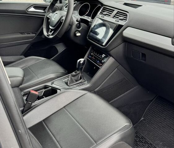 Сірий Фольксваген Тігуан, об'ємом двигуна 2 л та пробігом 97 тис. км за 19900 $, фото 20 на Automoto.ua