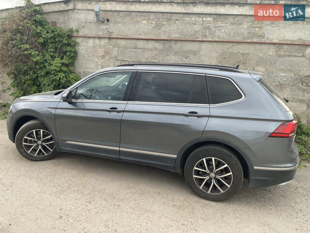 Серый Фольксваген Тигуан, объемом двигателя 1.98 л и пробегом 112 тыс. км за 20500 $, фото 1 на Automoto.ua