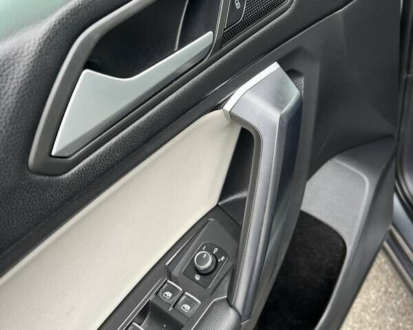 Серый Фольксваген Тигуан, объемом двигателя 1.98 л и пробегом 98 тыс. км за 24500 $, фото 35 на Automoto.ua