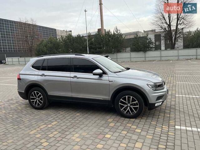 Серый Фольксваген Тигуан, объемом двигателя 2 л и пробегом 119 тыс. км за 19500 $, фото 64 на Automoto.ua