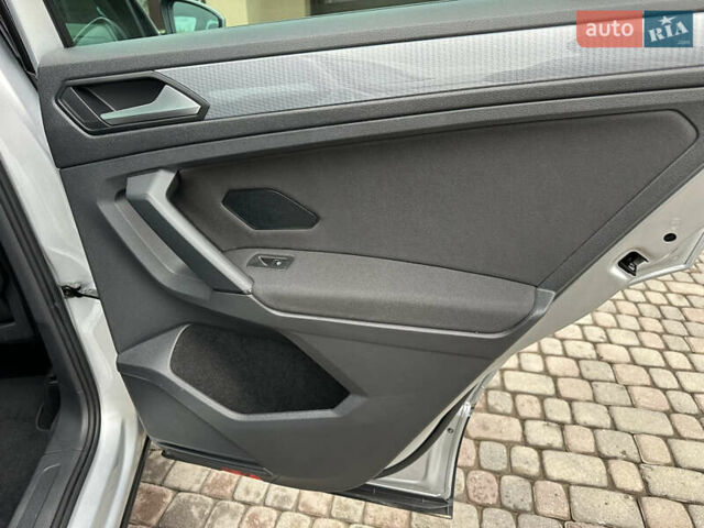 Сірий Фольксваген Тігуан, об'ємом двигуна 1.97 л та пробігом 160 тис. км за 28650 $, фото 75 на Automoto.ua