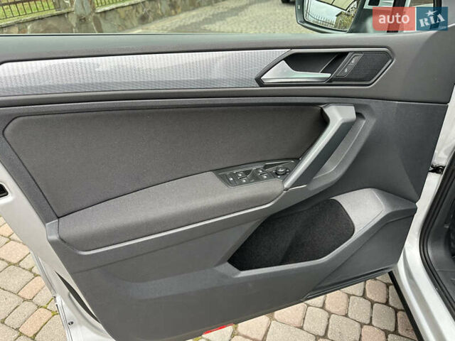 Сірий Фольксваген Тігуан, об'ємом двигуна 1.97 л та пробігом 160 тис. км за 28650 $, фото 61 на Automoto.ua