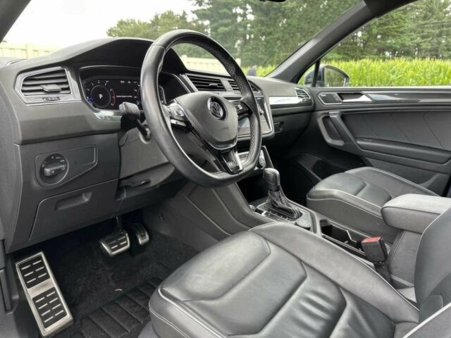 Сірий Фольксваген Тігуан, об'ємом двигуна 2 л та пробігом 11 тис. км за 7500 $, фото 8 на Automoto.ua