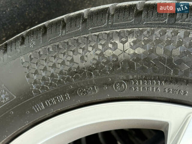 Серый Фольксваген Тигуан, объемом двигателя 2 л и пробегом 176 тыс. км за 27950 $, фото 105 на Automoto.ua