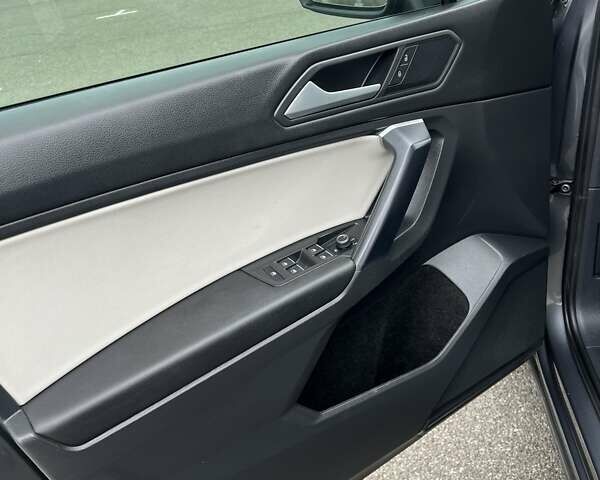 Серый Фольксваген Тигуан, объемом двигателя 1.98 л и пробегом 98 тыс. км за 24500 $, фото 36 на Automoto.ua