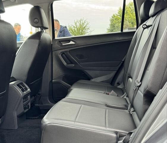 Сірий Фольксваген Тігуан, об'ємом двигуна 2 л та пробігом 97 тис. км за 19900 $, фото 15 на Automoto.ua