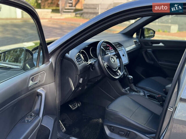 Серый Фольксваген Тигуан, объемом двигателя 1.98 л и пробегом 82 тыс. км за 21499 $, фото 25 на Automoto.ua