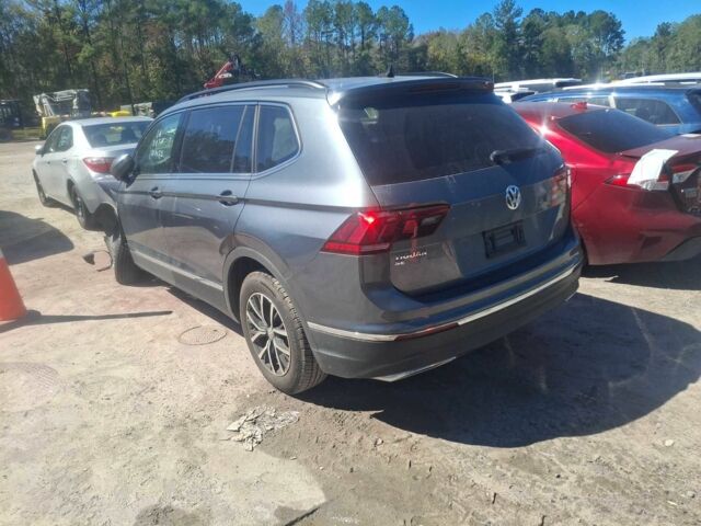 Серый Фольксваген Тигуан, объемом двигателя 2 л и пробегом 56 тыс. км за 12500 $, фото 6 на Automoto.ua