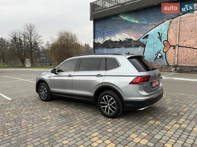 Серый Фольксваген Тигуан, объемом двигателя 2 л и пробегом 119 тыс. км за 19500 $, фото 55 на Automoto.ua