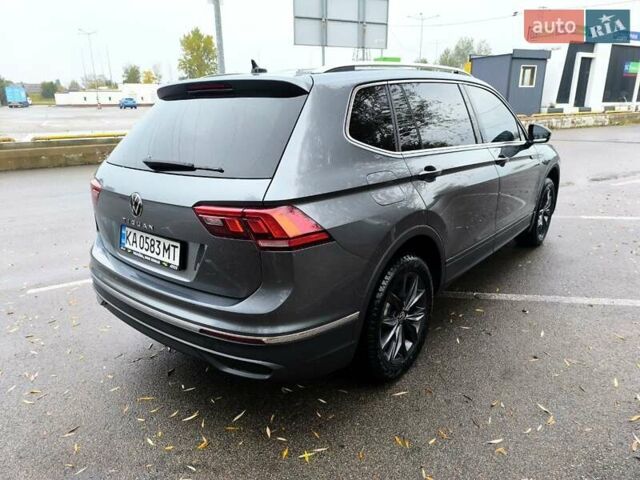 Сірий Фольксваген Тігуан, об'ємом двигуна 2 л та пробігом 63 тис. км за 23400 $, фото 10 на Automoto.ua