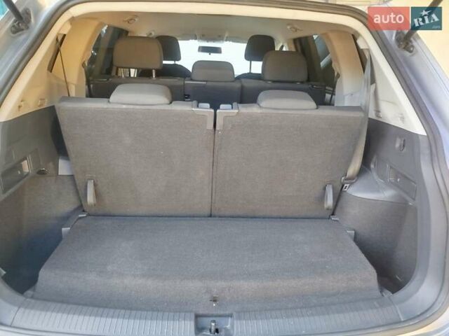 Серый Фольксваген Тигуан, объемом двигателя 1.98 л и пробегом 60 тыс. км за 19000 $, фото 13 на Automoto.ua