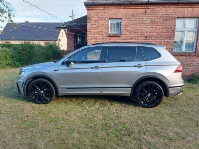 Сірий Фольксваген Тігуан, об'ємом двигуна 0 л та пробігом 58 тис. км за 13700 $, фото 2 на Automoto.ua