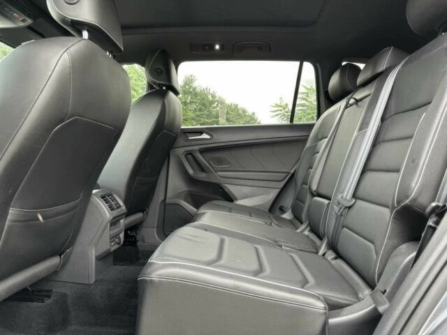 Сірий Фольксваген Тігуан, об'ємом двигуна 2 л та пробігом 11 тис. км за 7500 $, фото 17 на Automoto.ua