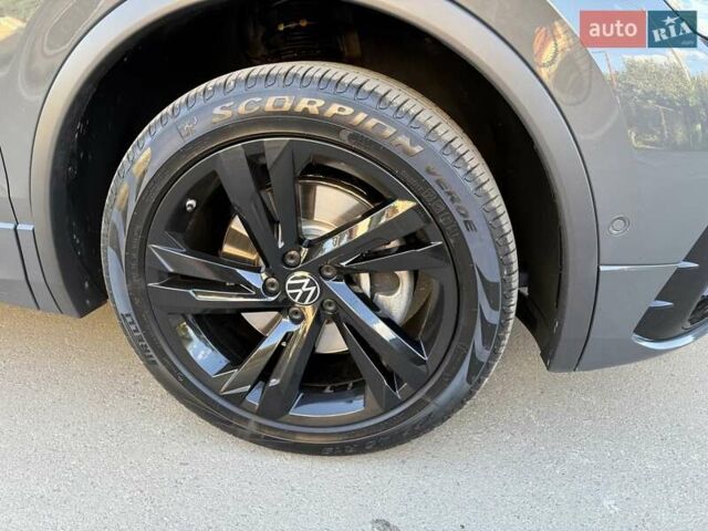 Серый Фольксваген Тигуан, объемом двигателя 1.98 л и пробегом 51 тыс. км за 38200 $, фото 3 на Automoto.ua