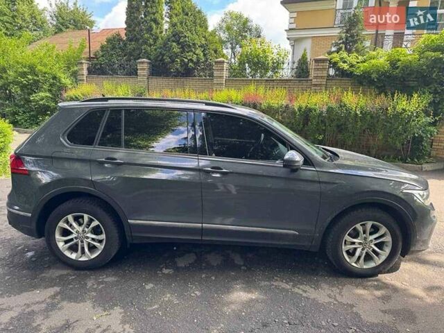 Сірий Фольксваген Тігуан, об'ємом двигуна 1.98 л та пробігом 130 тис. км за 27000 $, фото 3 на Automoto.ua