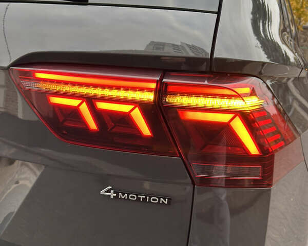 Серый Фольксваген Тигуан, объемом двигателя 2 л и пробегом 194 тыс. км за 31500 $, фото 8 на Automoto.ua