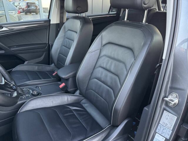 Серый Фольксваген Тигуан, объемом двигателя 2 л и пробегом 172 тыс. км за 33700 $, фото 20 на Automoto.ua