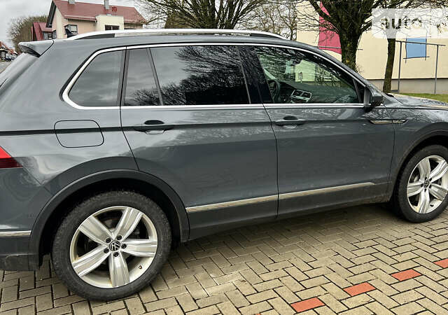 Серый Фольксваген Тигуан, объемом двигателя 1.98 л и пробегом 88 тыс. км за 43106 $, фото 1 на Automoto.ua