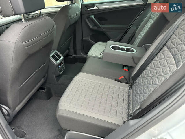 Сірий Фольксваген Тігуан, об'ємом двигуна 1.97 л та пробігом 160 тис. км за 28650 $, фото 76 на Automoto.ua