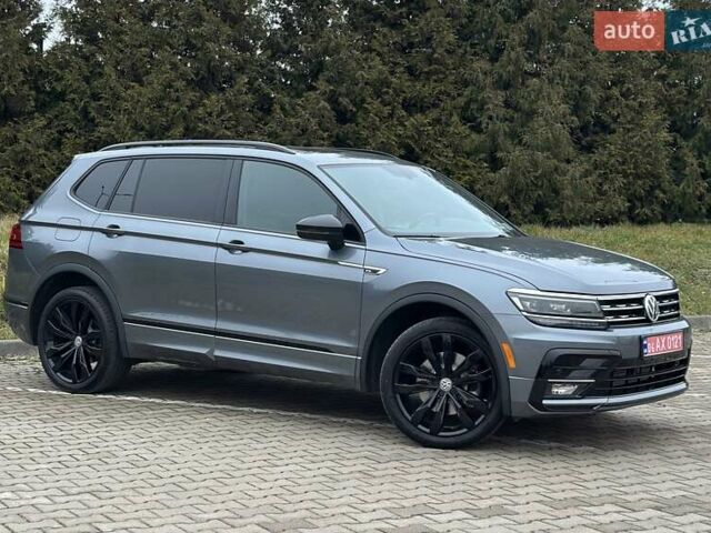 Серый Фольксваген Тигуан, объемом двигателя 2 л и пробегом 67 тыс. км за 25999 $, фото 1 на Automoto.ua