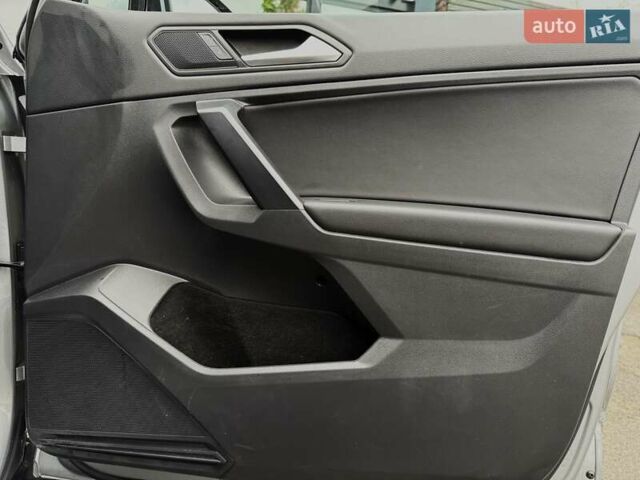 Серый Фольксваген Тигуан, объемом двигателя 1.98 л и пробегом 100 тыс. км за 23900 $, фото 30 на Automoto.ua