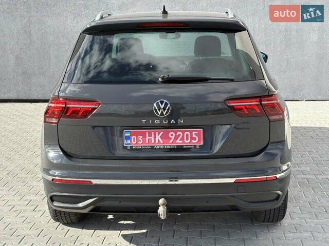 Серый Фольксваген Тигуан, объемом двигателя 2 л и пробегом 176 тыс. км за 27950 $, фото 22 на Automoto.ua