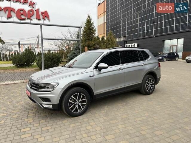 Серый Фольксваген Тигуан, объемом двигателя 2 л и пробегом 119 тыс. км за 19500 $, фото 3 на Automoto.ua
