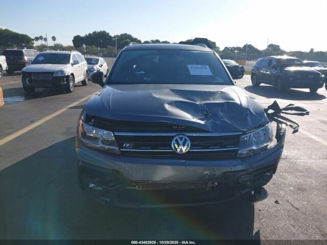 Серый Фольксваген Тигуан, объемом двигателя 2 л и пробегом 120 тыс. км за 14000 $, фото 7 на Automoto.ua