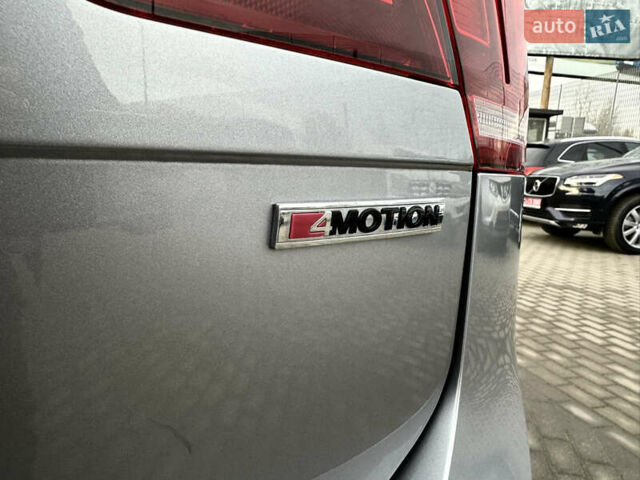 Серый Фольксваген Тигуан, объемом двигателя 2 л и пробегом 124 тыс. км за 16999 $, фото 3 на Automoto.ua