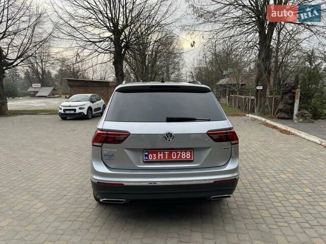 Серый Фольксваген Тигуан, объемом двигателя 2 л и пробегом 119 тыс. км за 19500 $, фото 7 на Automoto.ua