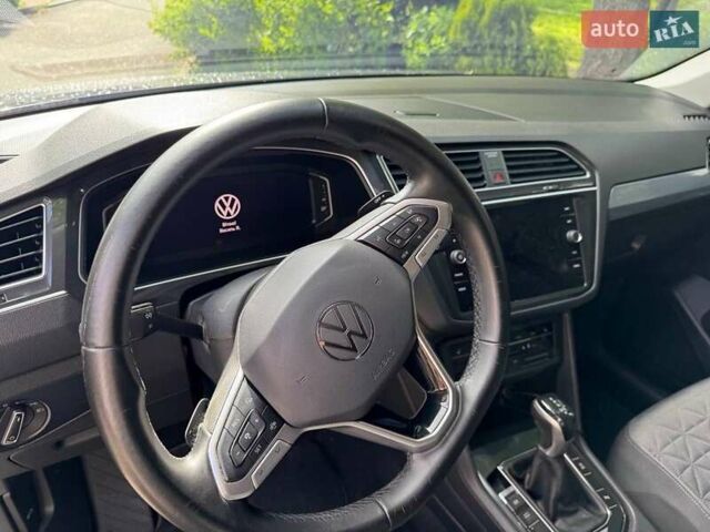 Сірий Фольксваген Тігуан, об'ємом двигуна 1.98 л та пробігом 130 тис. км за 27000 $, фото 8 на Automoto.ua