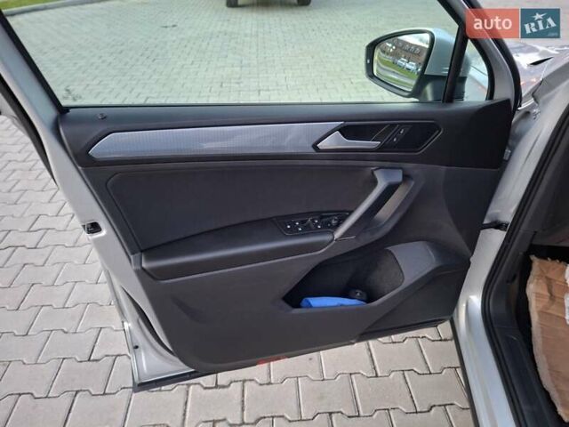 Серый Фольксваген Тигуан, объемом двигателя 1.97 л и пробегом 190 тыс. км за 26399 $, фото 13 на Automoto.ua