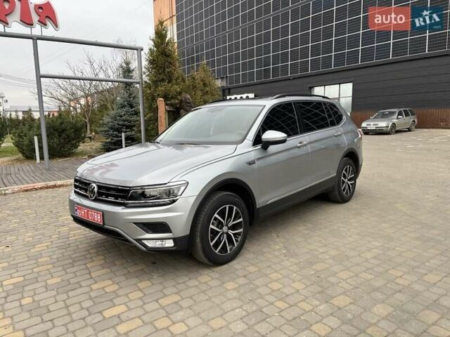 Серый Фольксваген Тигуан, объемом двигателя 2 л и пробегом 119 тыс. км за 19500 $, фото 20 на Automoto.ua