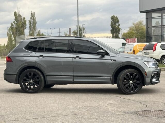 Сірий Фольксваген Тігуан, об'ємом двигуна 2 л та пробігом 98 тис. км за 24900 $, фото 1 на Automoto.ua