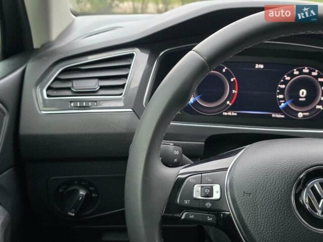 Серый Фольксваген Тигуан, объемом двигателя 1.98 л и пробегом 92 тыс. км за 24500 $, фото 55 на Automoto.ua