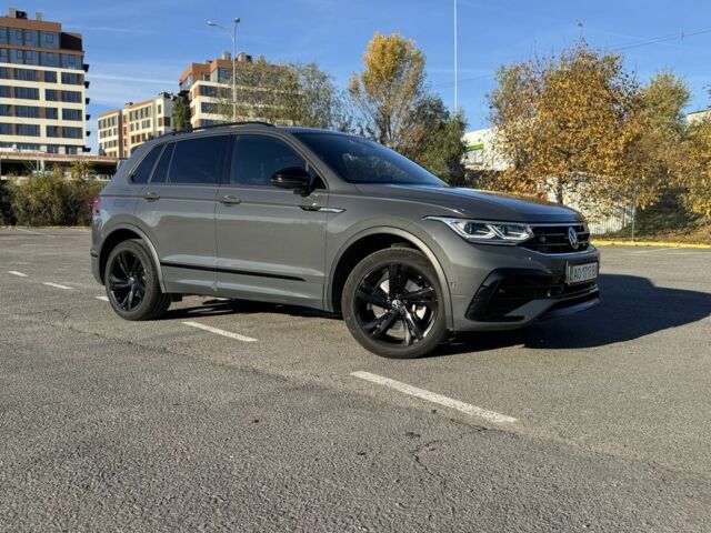 Серый Фольксваген Тигуан, объемом двигателя 2 л и пробегом 52 тыс. км за 36999 $, фото 2 на Automoto.ua