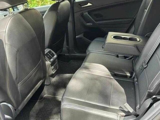 Серый Фольксваген Тигуан, объемом двигателя 2 л и пробегом 83 тыс. км за 15000 $, фото 10 на Automoto.ua