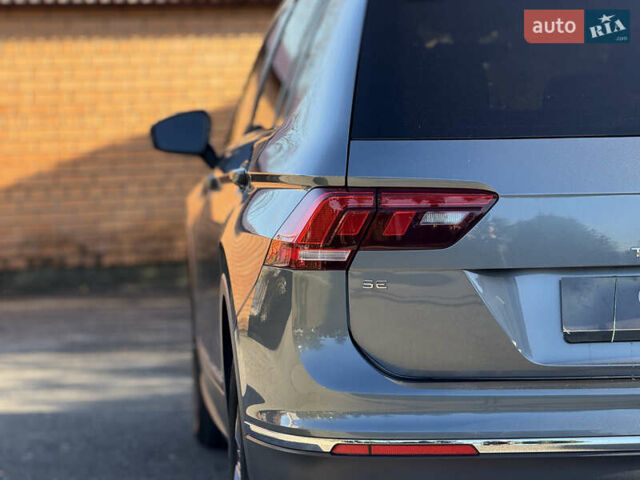 Серый Фольксваген Тигуан, объемом двигателя 2 л и пробегом 120 тыс. км за 23500 $, фото 14 на Automoto.ua