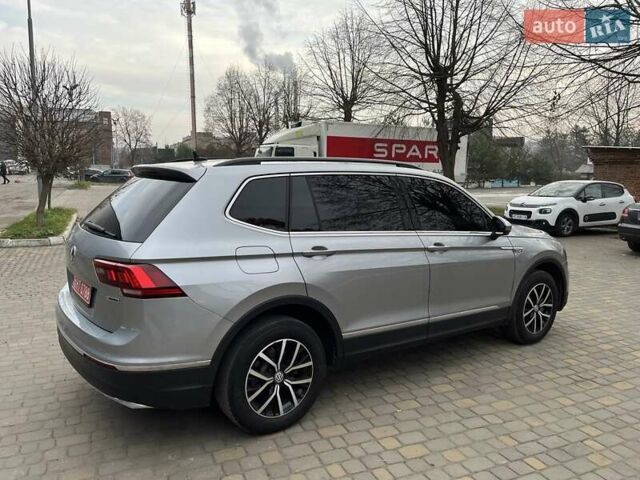 Серый Фольксваген Тигуан, объемом двигателя 2 л и пробегом 119 тыс. км за 19500 $, фото 11 на Automoto.ua