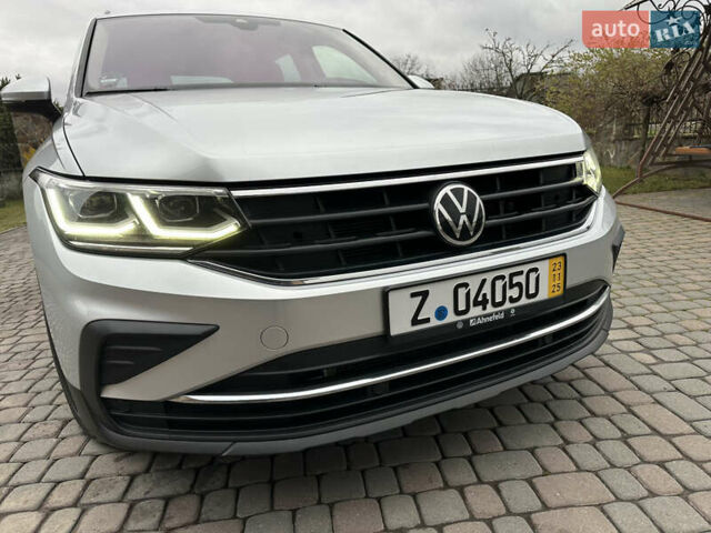 Сірий Фольксваген Тігуан, об'ємом двигуна 1.97 л та пробігом 160 тис. км за 28650 $, фото 28 на Automoto.ua