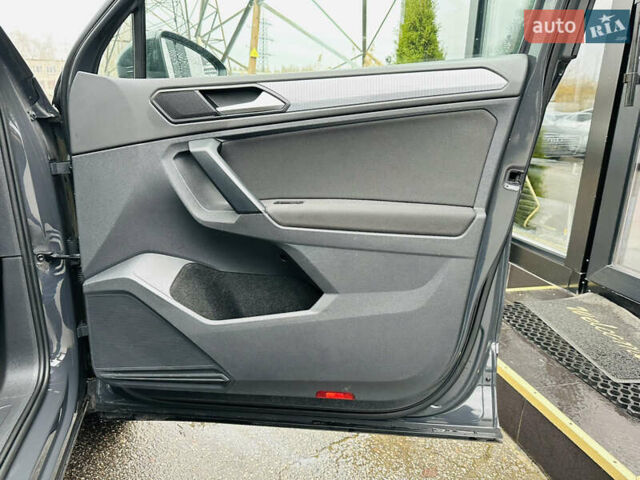 Серый Фольксваген Тигуан, объемом двигателя 1.97 л и пробегом 150 тыс. км за 26300 $, фото 25 на Automoto.ua