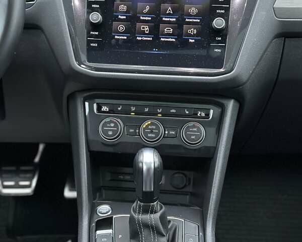 Серый Фольксваген Тигуан, объемом двигателя 2 л и пробегом 67 тыс. км за 25999 $, фото 24 на Automoto.ua