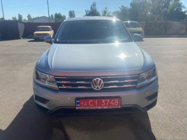 Серый Фольксваген Тигуан, объемом двигателя 2 л и пробегом 90 тыс. км за 23000 $, фото 1 на Automoto.ua