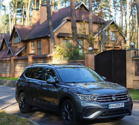 Серый Фольксваген Тигуан, объемом двигателя 1.98 л и пробегом 82 тыс. км за 25000 $, фото 1 на Automoto.ua