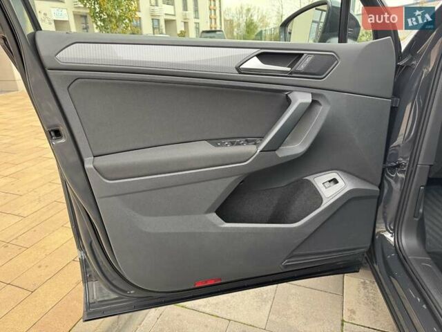 Фольксваген Тигуан 2021 в Киеве на Automoto.ua Серый Фольксваген Тигуан, объемом двигателя 1.97 л и пробегом 51 тыс. км за 34900 $, фото 34 на Automoto.ua