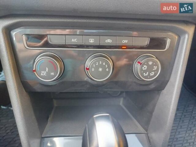 Серый Фольксваген Тигуан, объемом двигателя 1.98 л и пробегом 60 тыс. км за 19000 $, фото 21 на Automoto.ua