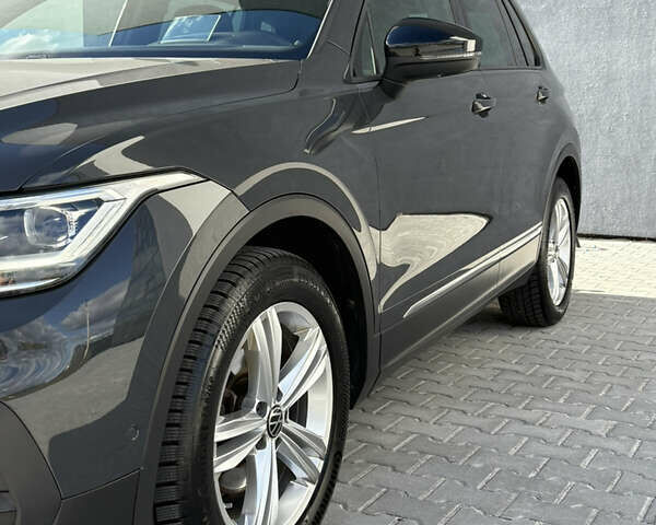 Серый Фольксваген Тигуан, объемом двигателя 2 л и пробегом 176 тыс. км за 27950 $, фото 39 на Automoto.ua