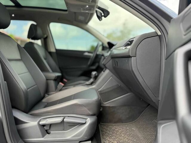 Сірий Фольксваген Тігуан, об'ємом двигуна 2 л та пробігом 13 тис. км за 10000 $, фото 7 на Automoto.ua